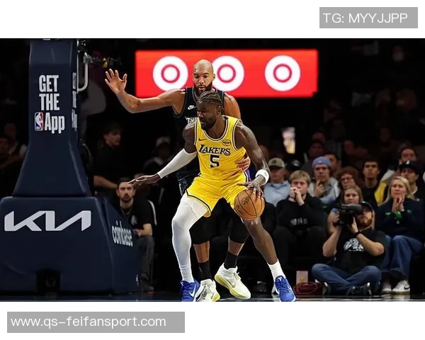 湖人对艾顿的长期中锋地位持保留态度分析